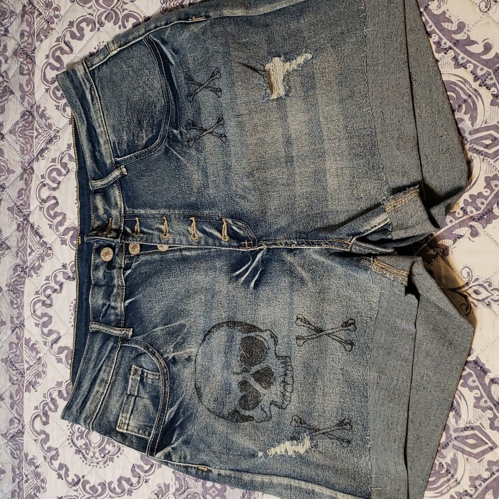 NWT skull & crossbones denim shorts 2XL
